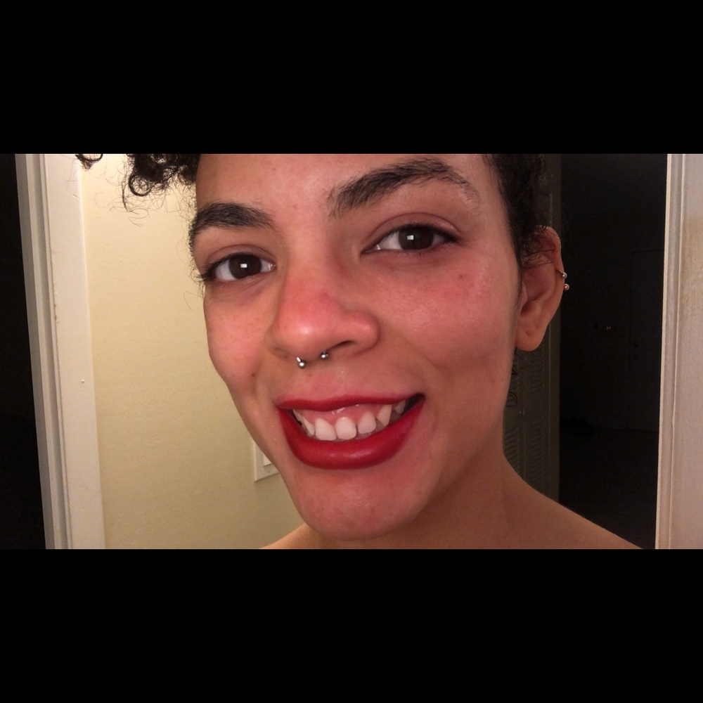 Meet your Posher, Camila